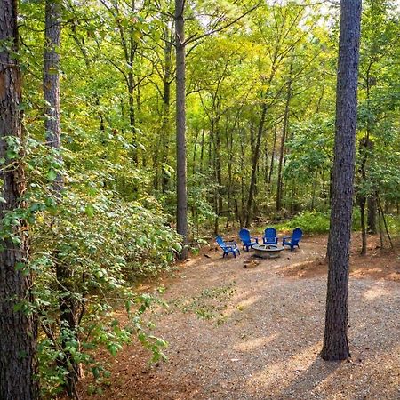 Stunning Luxury Cabin W Hot Tub And Fire Pit Holy Shiplap Is Perfect Romantic Couples Getaway Брокен-Боу Экстерьер фото